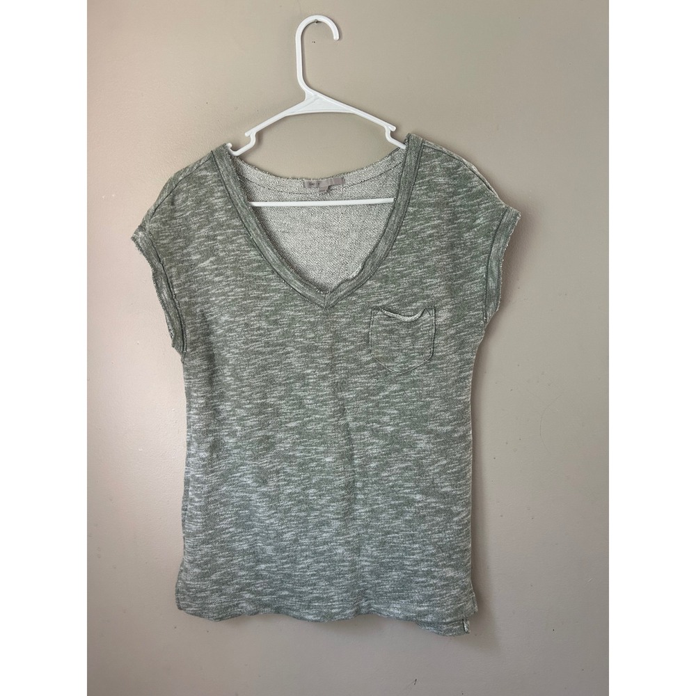 GAP Women's Grayish-Green V-Neck Pocket Raw Edge Short Sleeve Knit Top